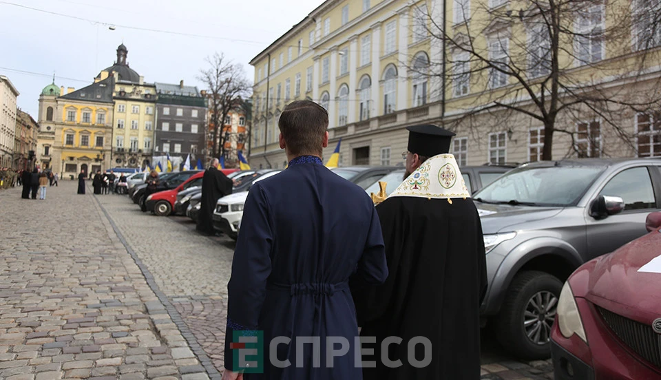 передача 35 автівок у Львові від проєкту ГеройCar
