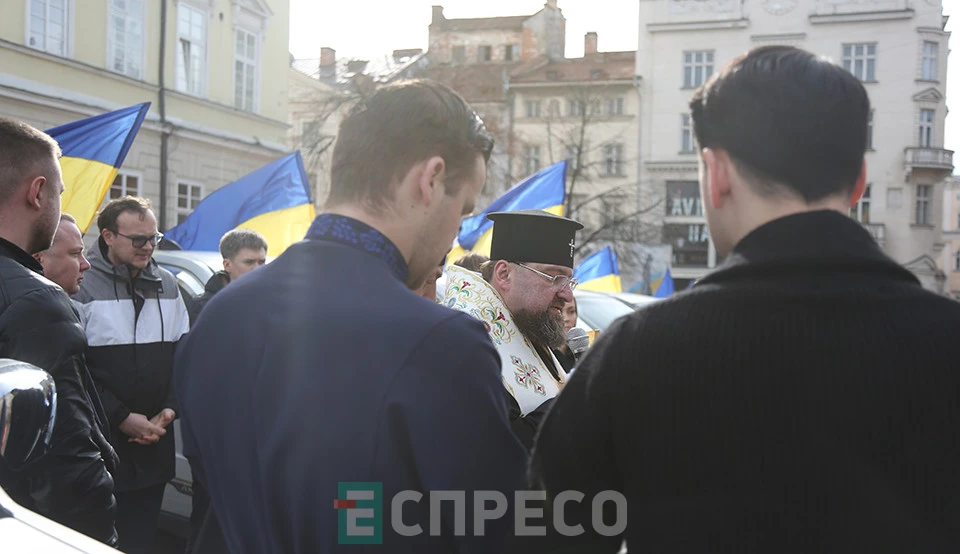 передача 35 автівок у Львові від проєкту ГеройCar