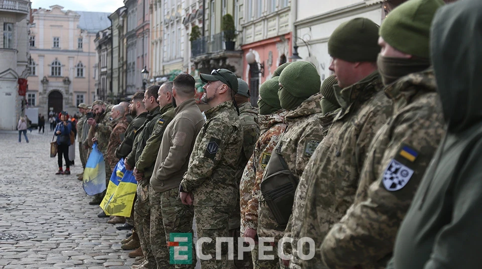 передача 35 автівок у Львові від проєкту ГеройCar