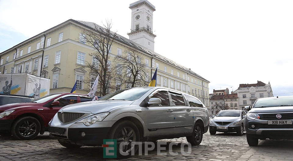 передача 35 автівок у Львові від проєкту ГеройCar