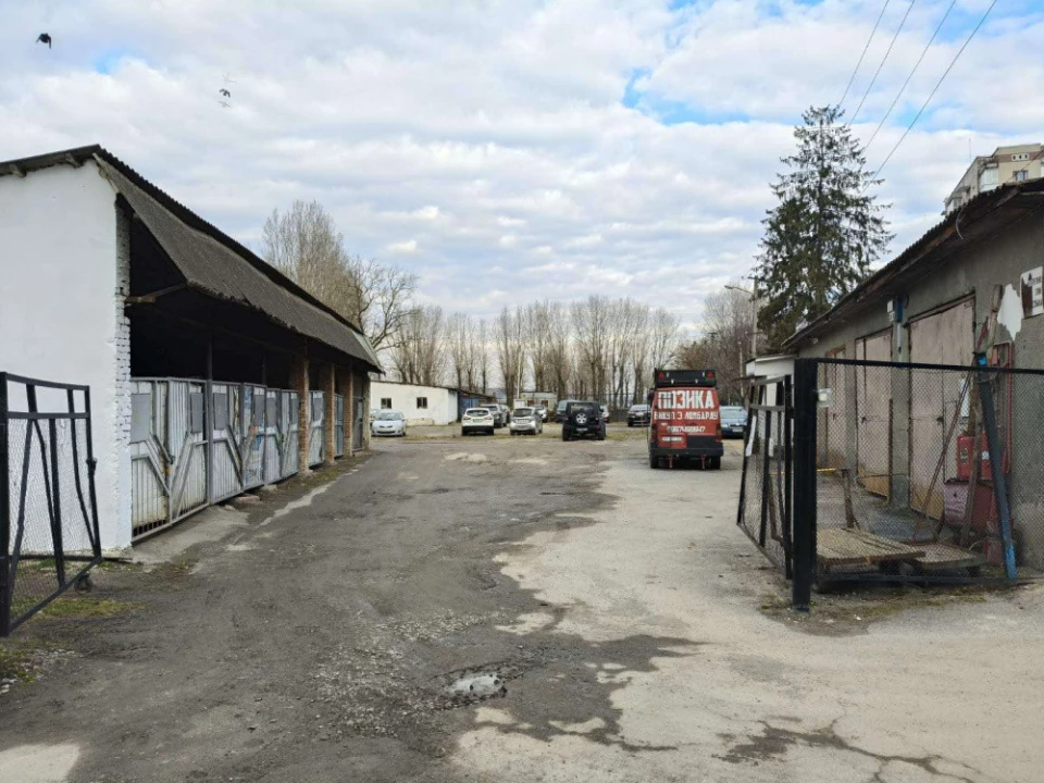 У центрі Тернополя замість автостоянки зведуть багаторівневий паркінг