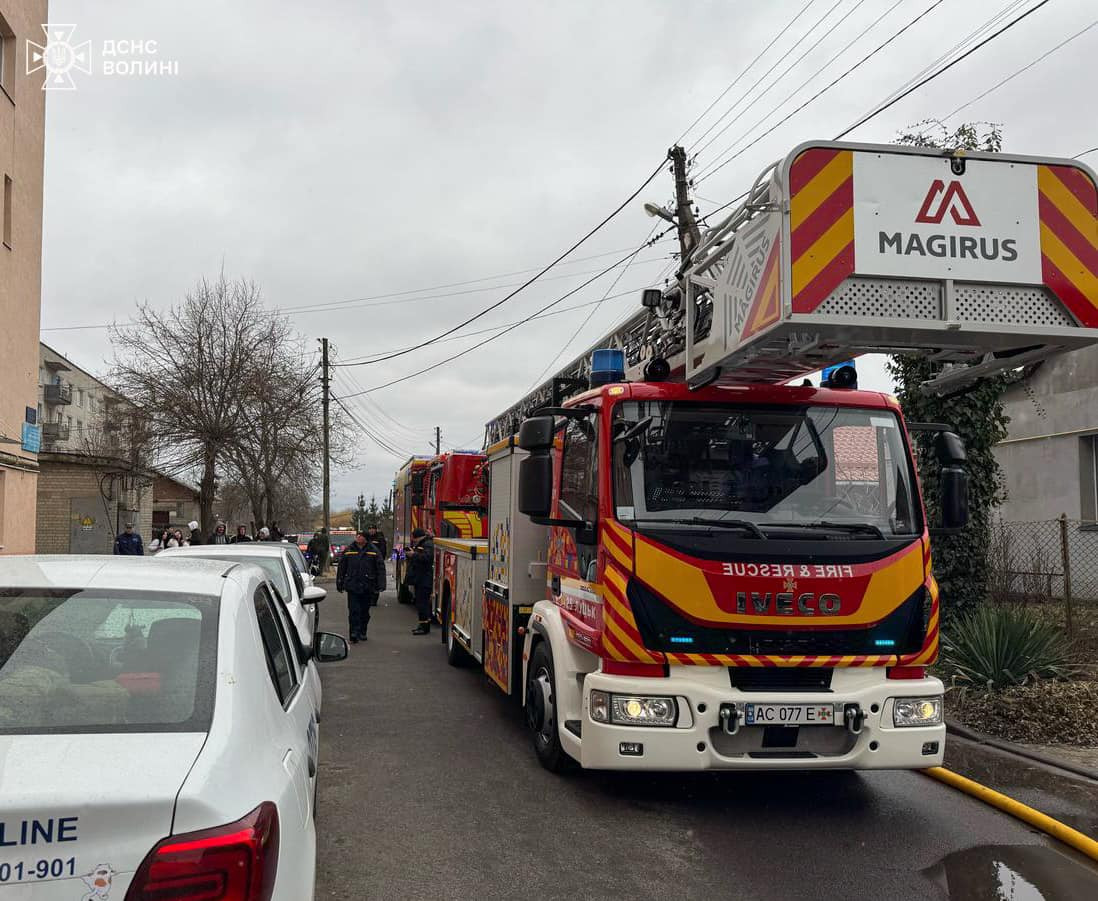 У Луцьку горів багатоквартирний будинок, жителів евакуювали