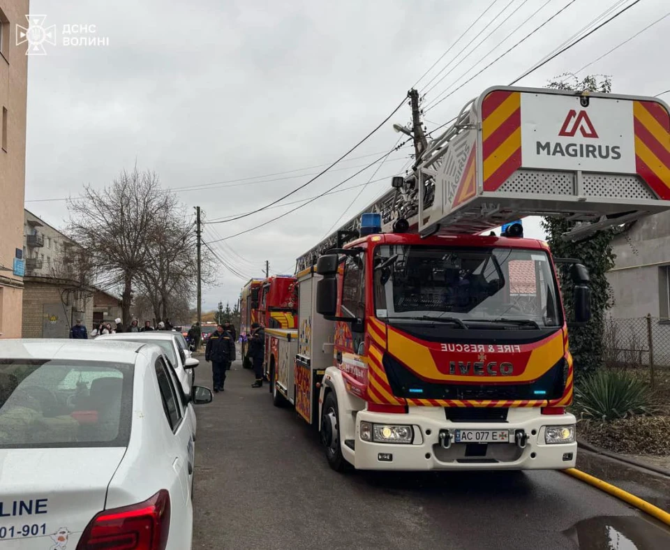 У Луцьку горів багатоквартирний будинок, жителів евакуювали