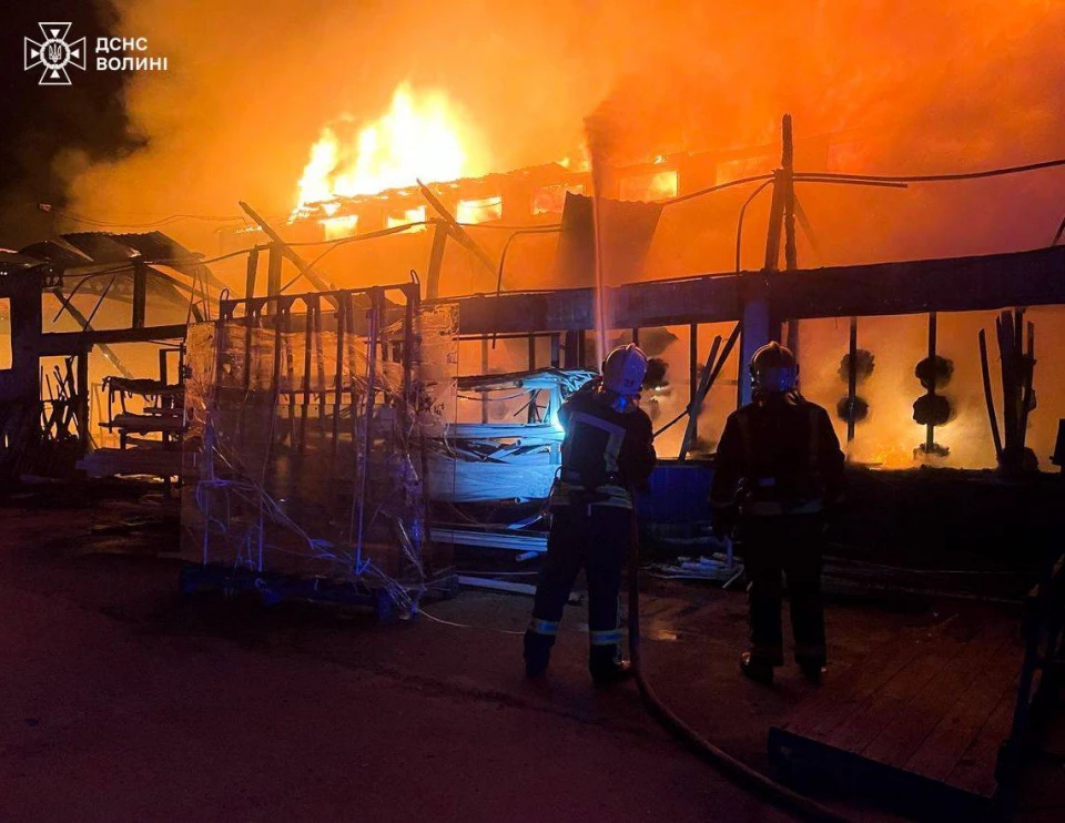 На Волині сталася пожежа на виробничому підприємстві
