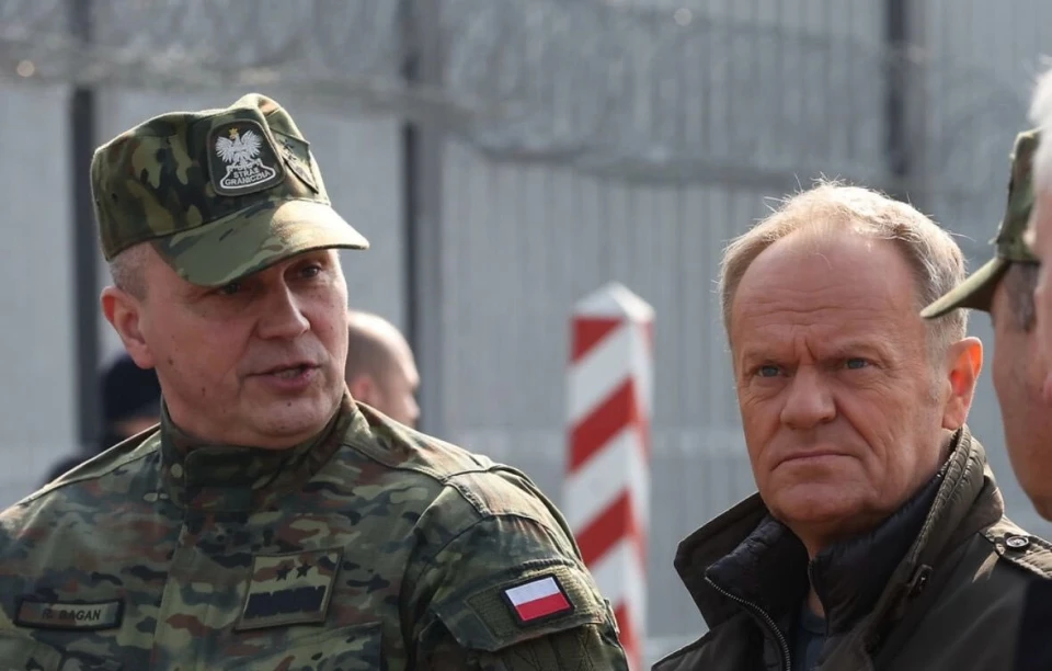 Дональд Туск на кордоні з Білоруссю