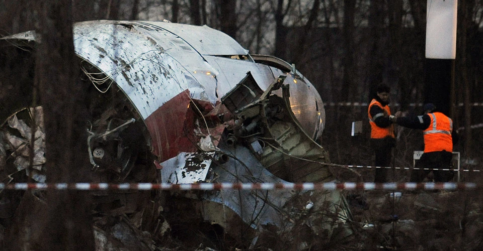 Уламки Ту-154, на якому летів Лех Качинський, 2010