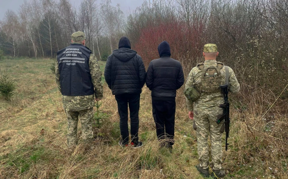 На Волині затримали двох чоловіків, які планували втекти за кордон