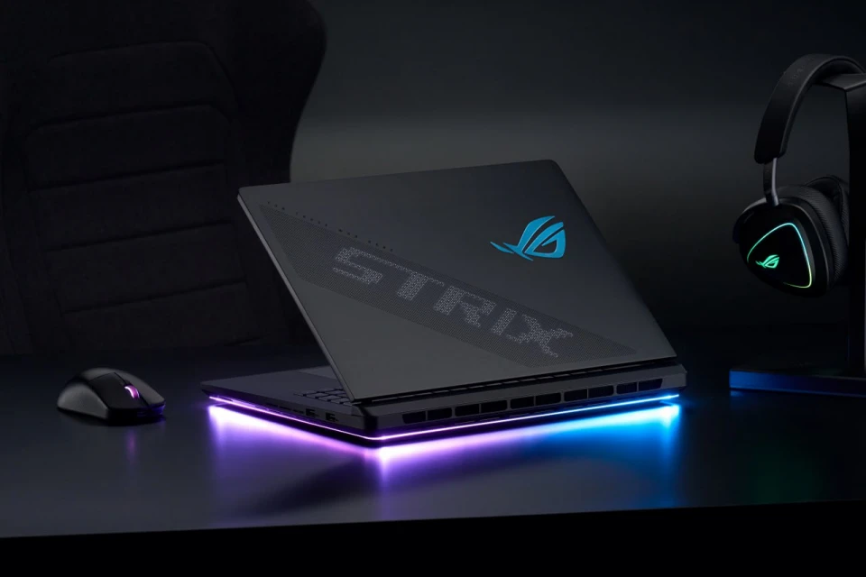 ROG Strix SCAR 1