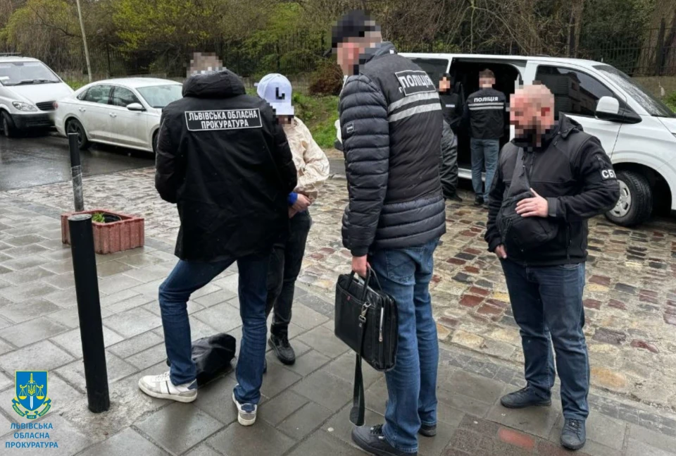 Заволоділи $50 тис. у псевдообміннику: у Львові поліцейські затримали шахраїв