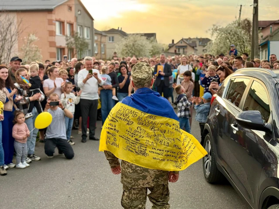 Звільнений з полону військовий Андрій Кусий повернувся додому на Львівщину