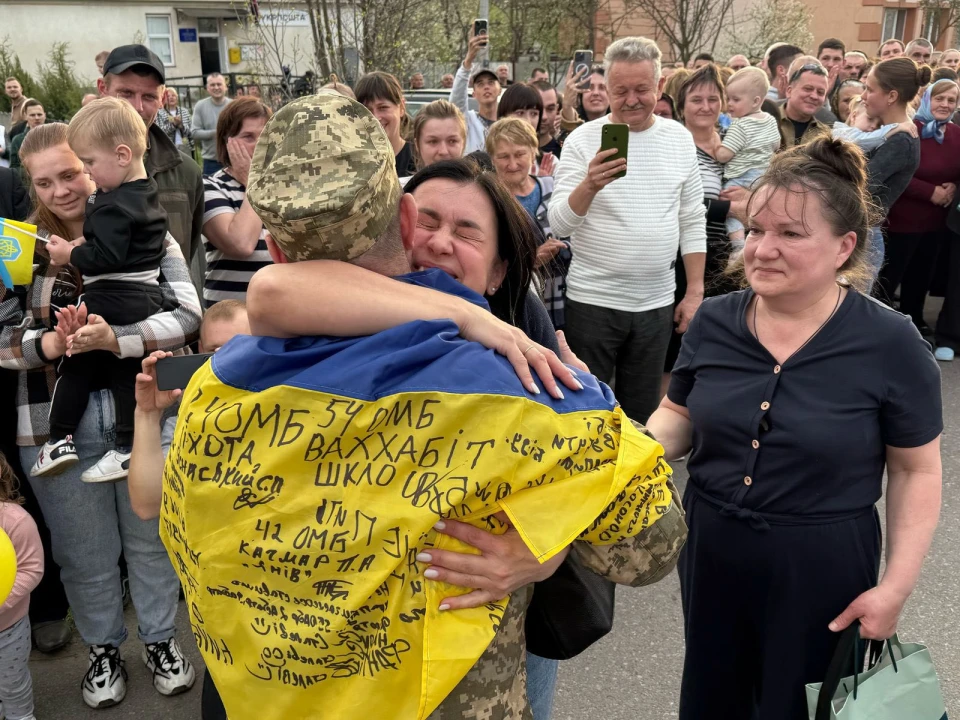 Звільнений з полону військовий Андрій Кусий повернувся додому на Львівщину