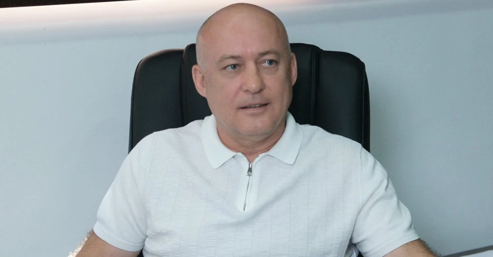 Леонід Глиняний Леонід Глиняний