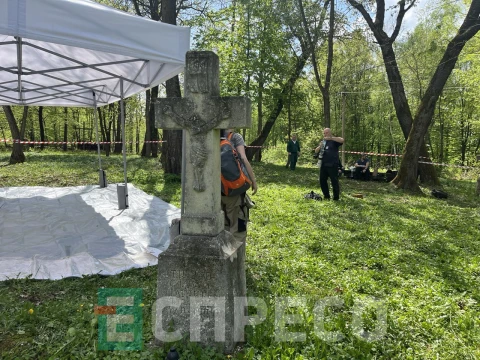 Пужники, ексгумація