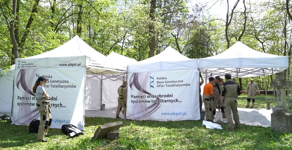 Ексгумація в Пужниках Ексгумація в Пужниках