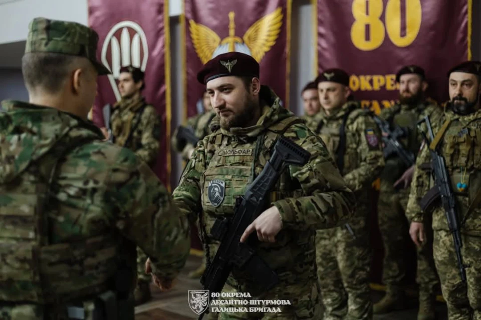 Десантник із Львівщини отримав відзнаку Військова честь від Головнокомандувача ЗСУ