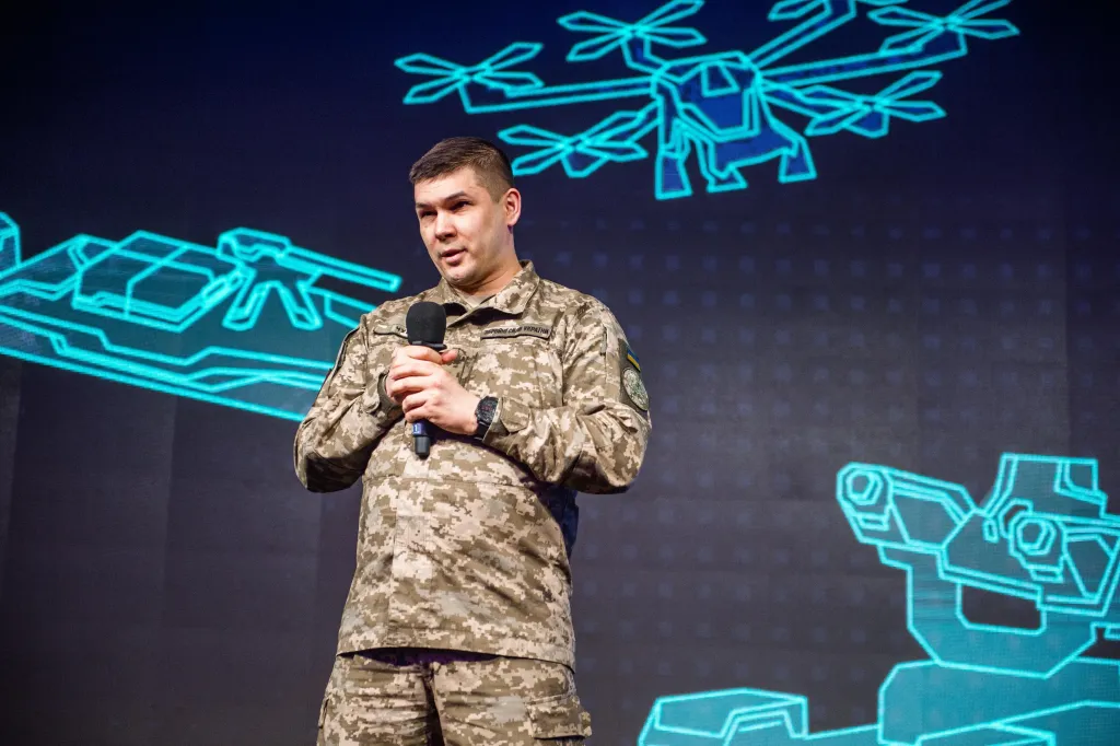 на фото заступник міністра оборони України Валерій Чуркін