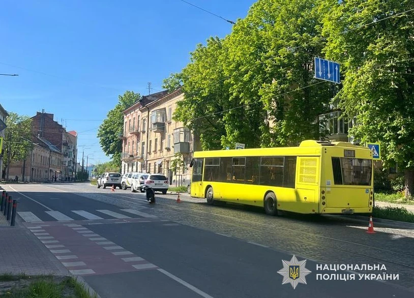 Трьох львів’янок госпіталізували після ДТП з автобусом