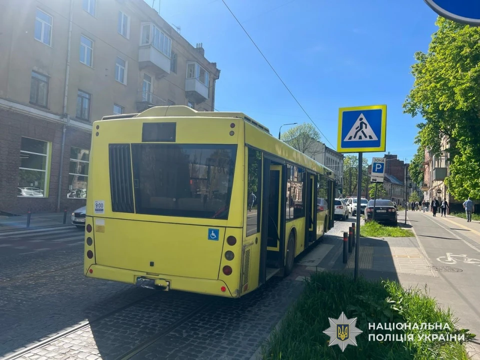 Трьох львів’янок госпіталізували після ДТП з автобусом