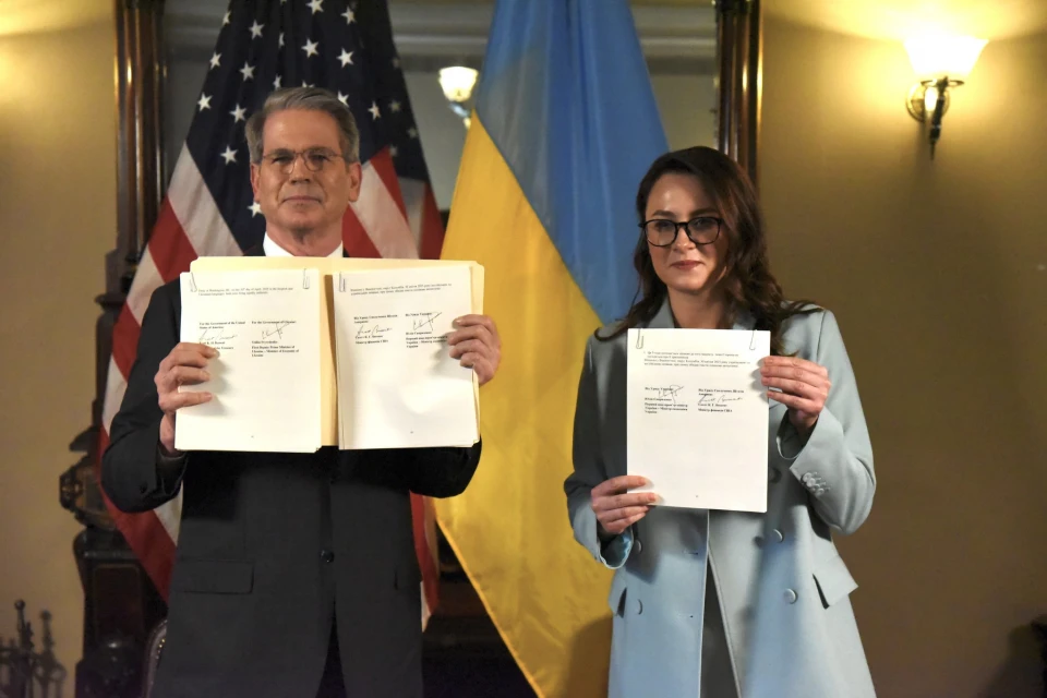 Україна і США підписали угоду ​​про створення Інвестиційного фонду відбудови