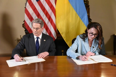 Україна і США підписали угоду ​​про створення Інвестиційного фонду відбудови