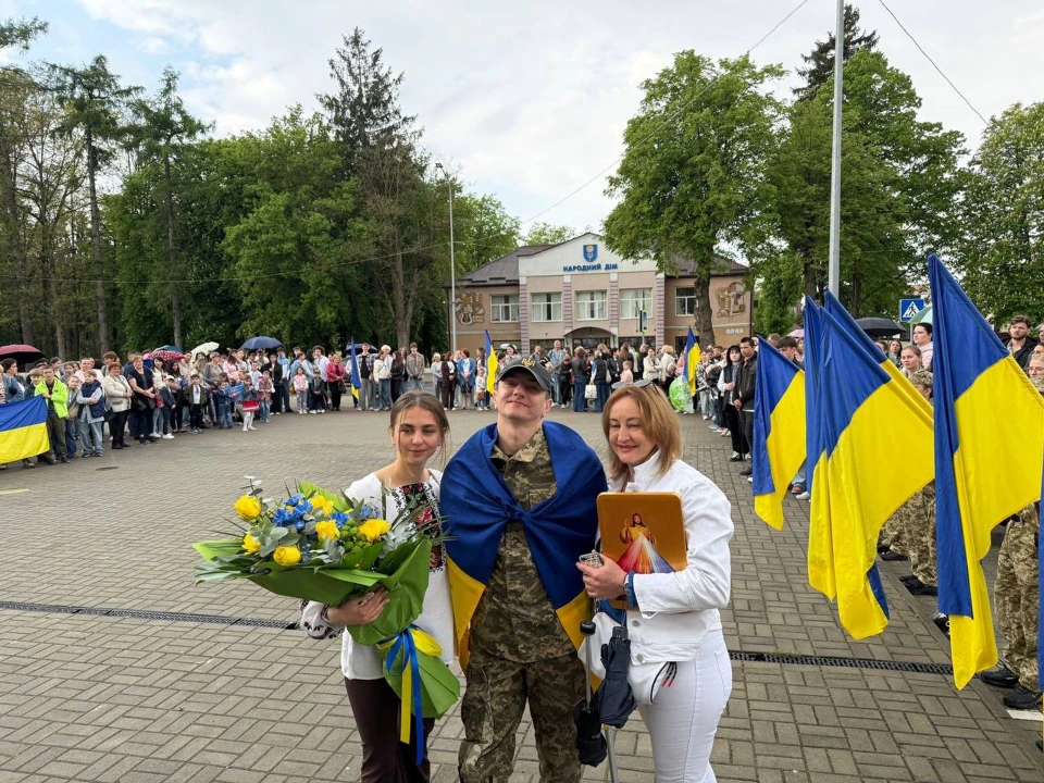 У Пустомитах на Львівщині зустріли звільненого з полону бійця Ігоря Штангрета