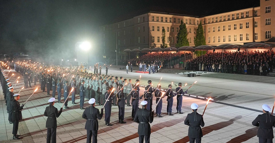 у Берліні Шольца урочисто провели з посади канцлера