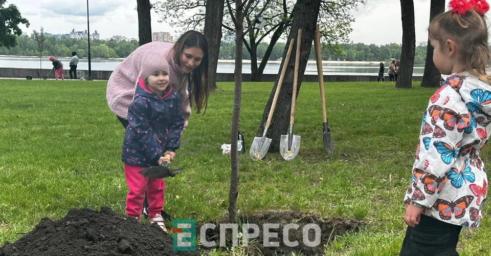 "Алея кохання" у Наводницькому парку