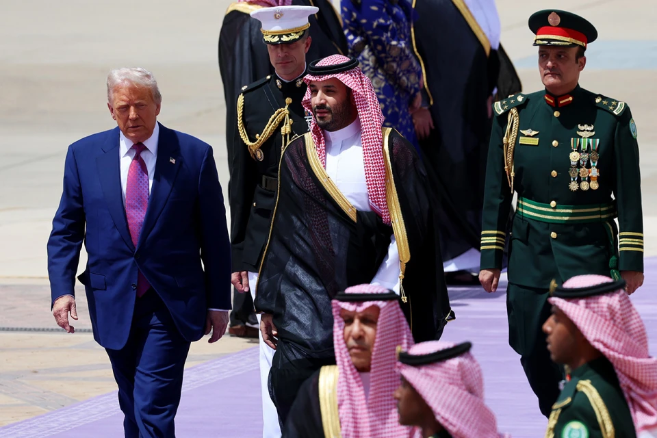 Президент США Дональд Трамп зустрічається зі спадкоємним принцом Саудівської Аравії Мухаммедом бін Салманома 13 травня 2025 року в Ер-Ріяді, Саудівська Аравії