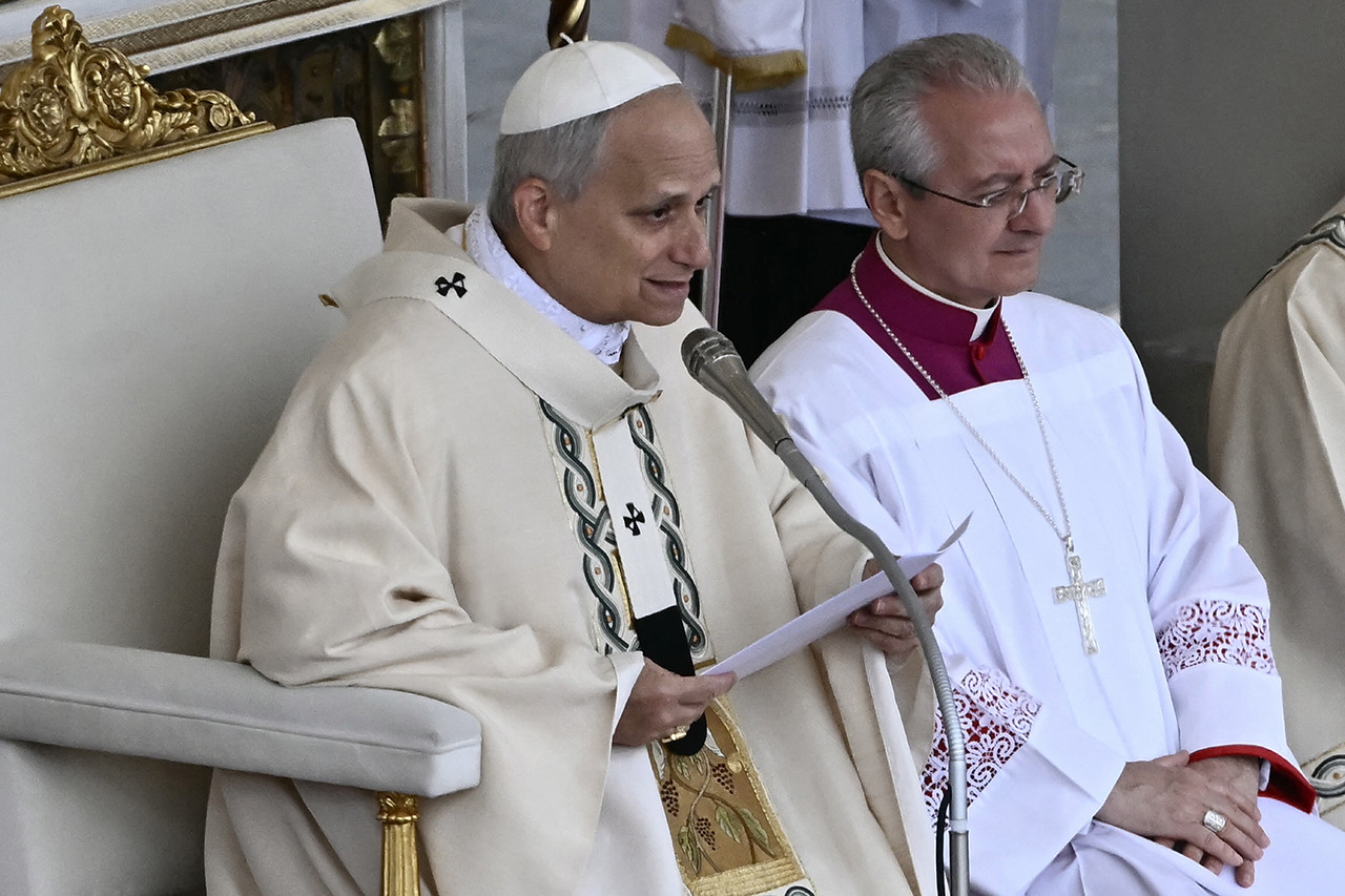 Ватикан застерігає від зростання поліаморних стосунків