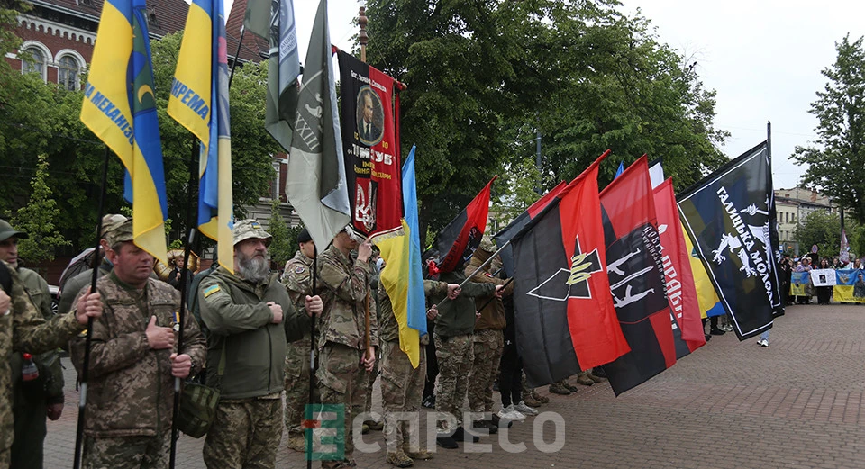 Марш шани, вдячності та єдності до Дня героїв у Львові