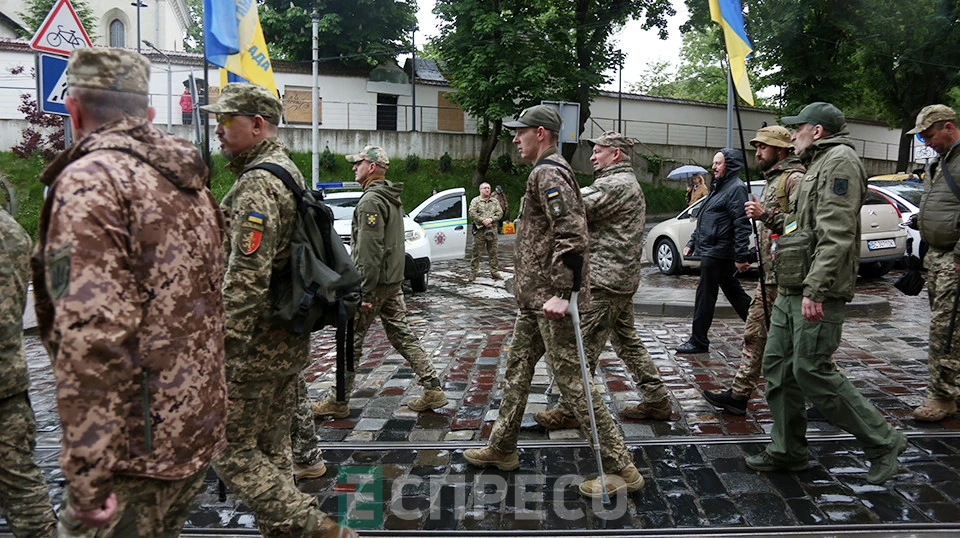 Марш шани, вдячності та єдності до Дня героїв у Львові