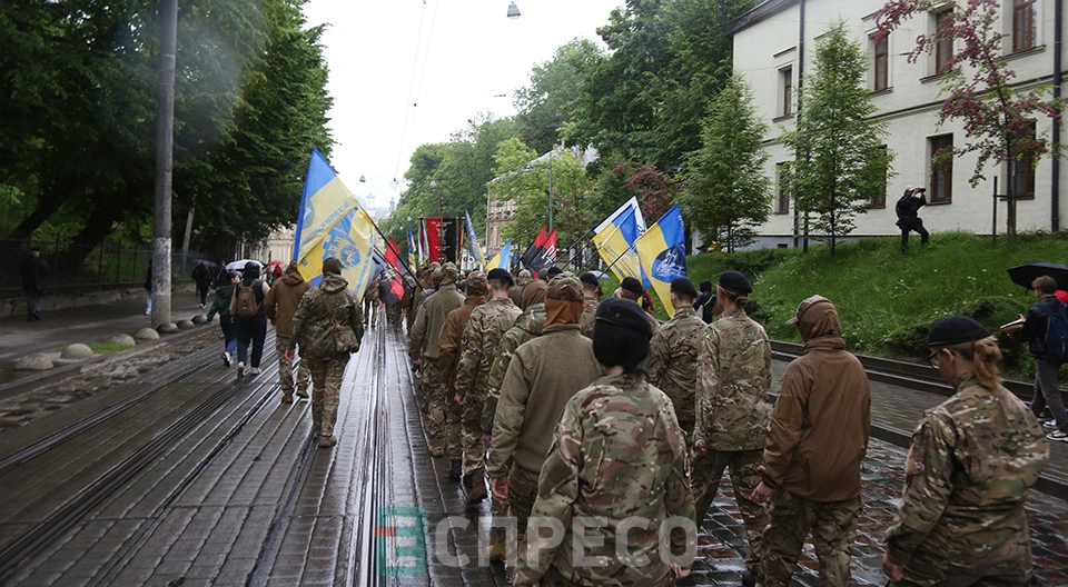 Марш шани, вдячності та єдності до Дня героїв у Львові