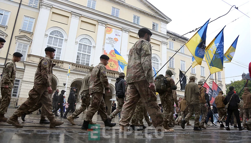 Марш шани, вдячності та єдності до Дня героїв у Львові