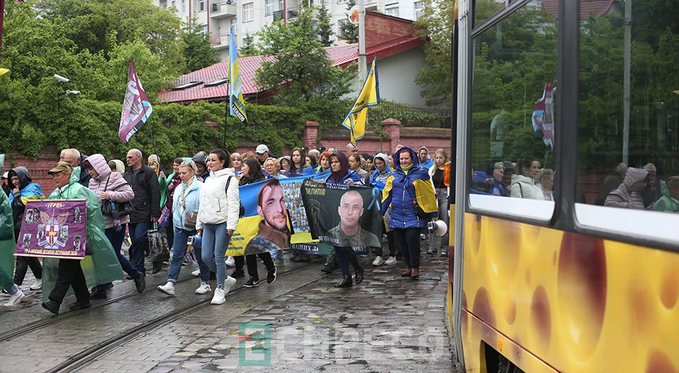 Марш шани, вдячності та єдності до Дня героїв у Львові