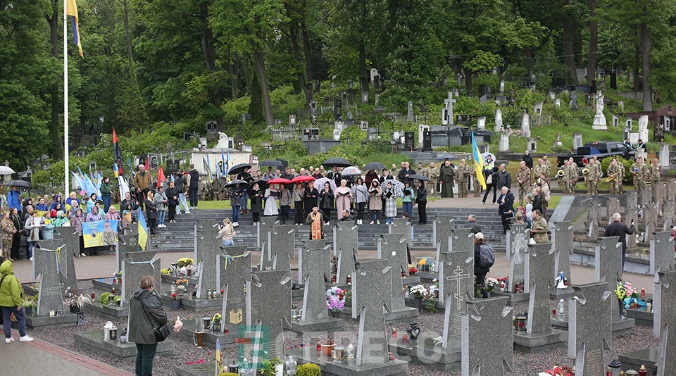 Марш шани, вдячності та єдності до Дня героїв у Львові