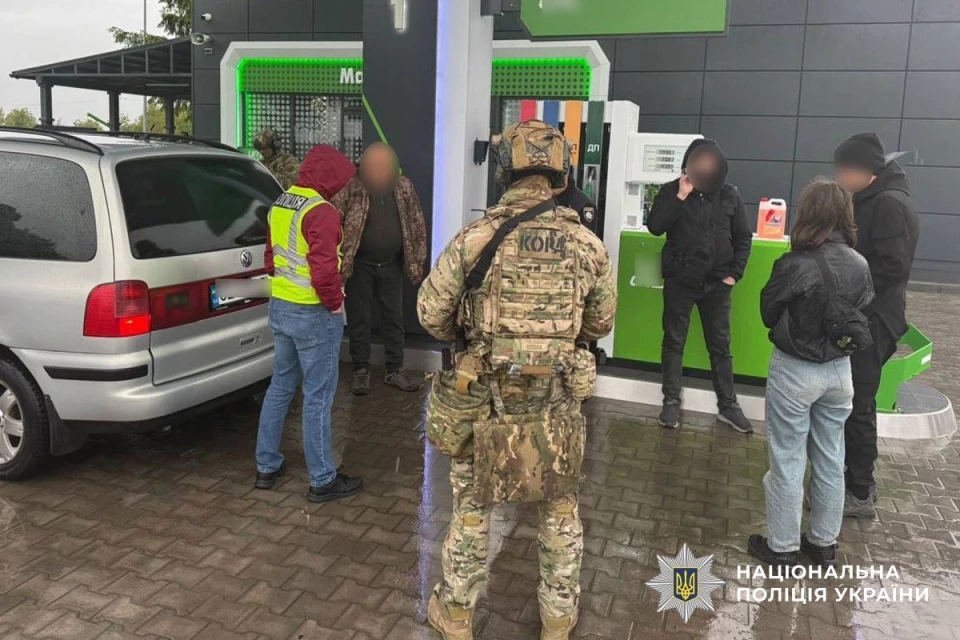 Двоє буковинців і адвокатка зі Львова організовували втечу мобілізованих з військових частин і переправляли їх за кордон
