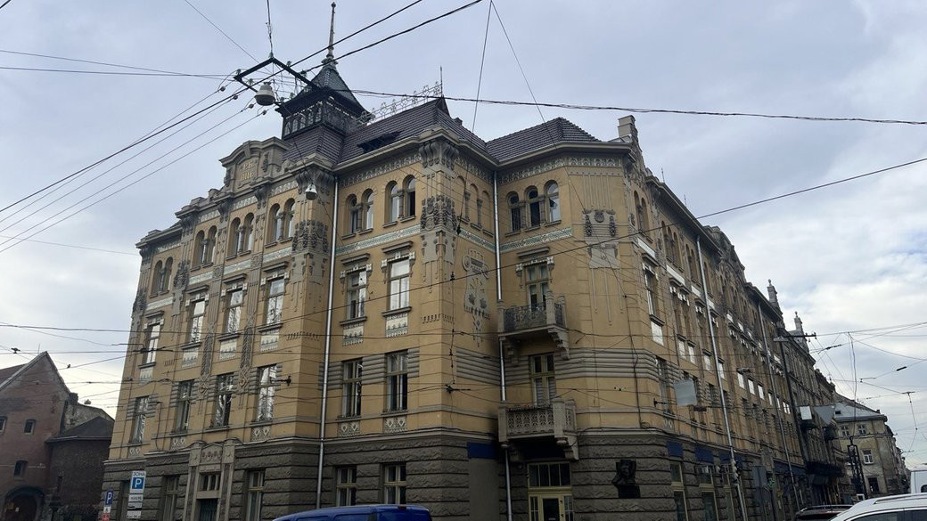 Поліклініка на вул. Руській
