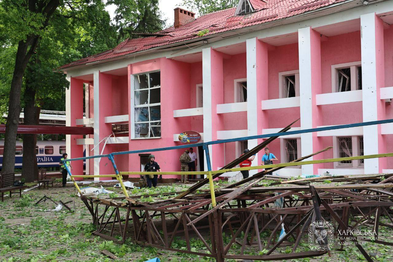 we.ua - Удap PФ пo Xapкoву вдeнь 7 чepвня зaбpaв життя oчiльницi Дитячoї зaлiзницi