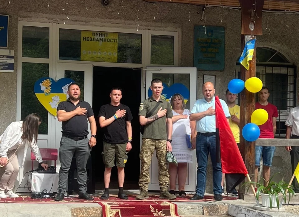 У громаді на Закарпатті зустріли двох захисників, які повернулися з російського полону