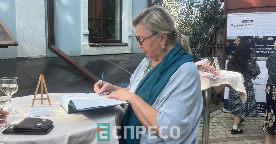 презентація книги "Неочевидне. Думки щасливого Сизифа", Лариса Івшина