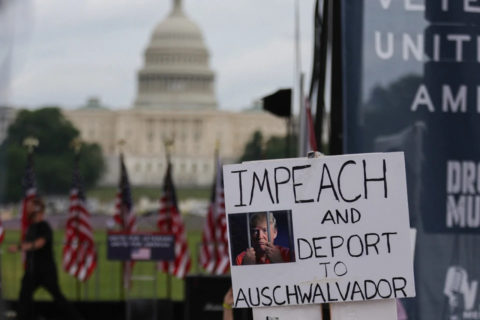 мітінг проти Трампа