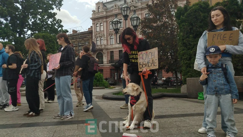 Полон вбиває, як і байдужість: у Львові рідні полонених азовців провели акцію-нагадування