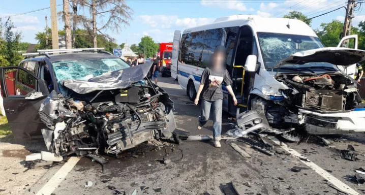 Автобус з Чернівців потрапив у ДТП в Румунії
