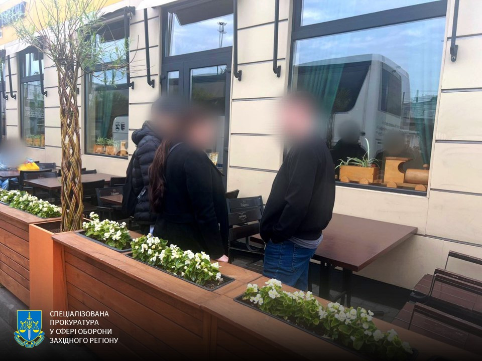 За $25 тис. обіцяла зняти з військового обліку: на Львівщині затримали 40-річну волинянку За $25 тис. обіцяла зняти з військового обліку: на Львівщині затримали 40-річну волинянку