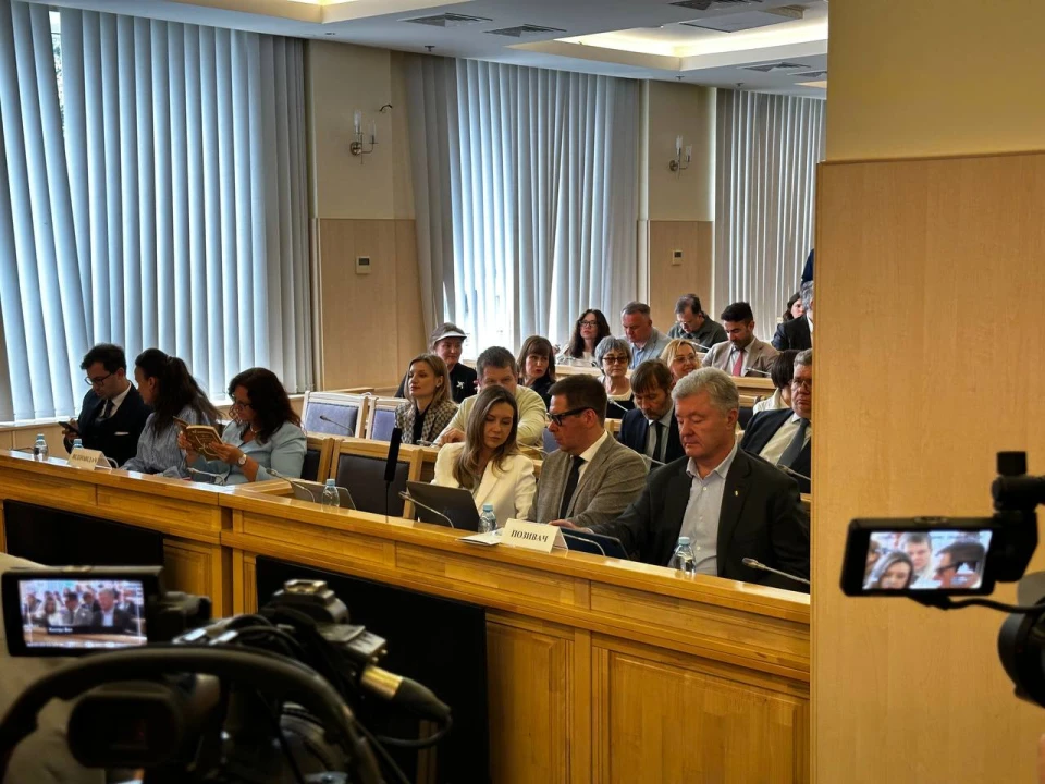 У Касаційній палаті ВСУ продовжили розгляд справи щодо санкцій проти Порошенка