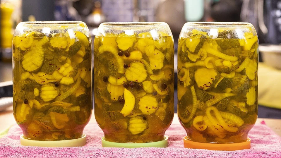 огірки з куркумою