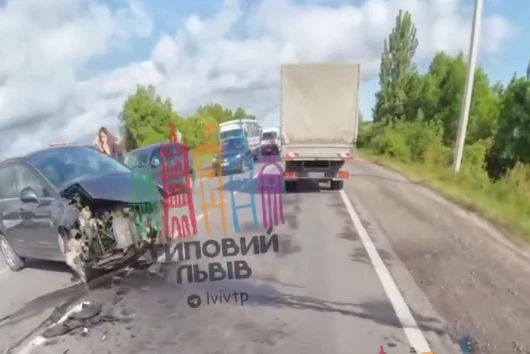 На трасі Львів – Івано-Франківськ біля Давидова масова ДТП із постраждалими