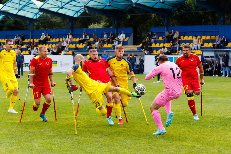 благодійний турнір з ампфутболу