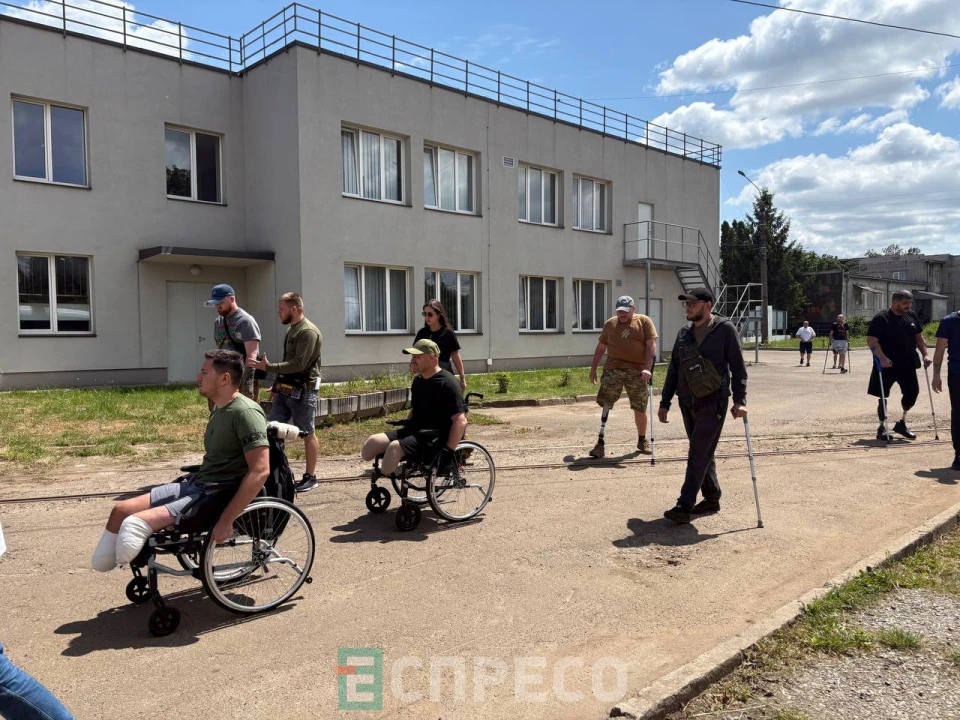 У Львові ветерани з UNBROKEN і Superhumans вирушили у трамвайну подорож інклюзивним маршрутом