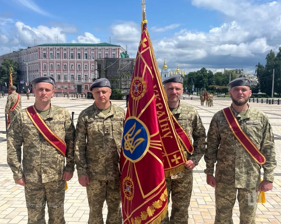 Батальйон "Тиса" 128-ї бригади отримав бойовий прапор із рук президента
